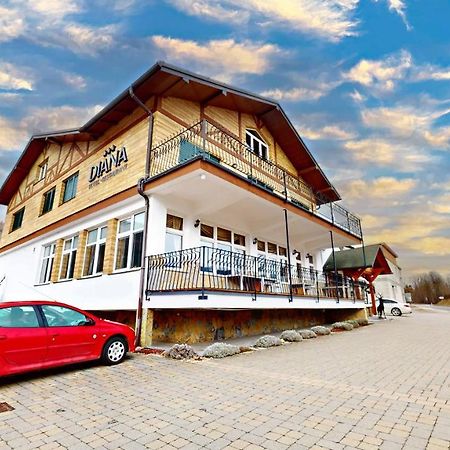 Stráža Hotel Diana מראה חיצוני תמונה